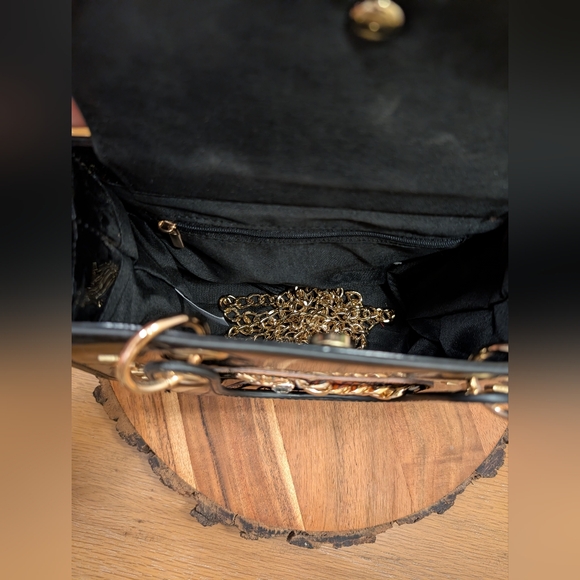 NWOT Faux Patent Leather Elephant Handbag - Picture 6 of 7